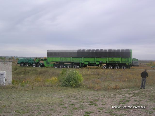 Транспортер ракеты
