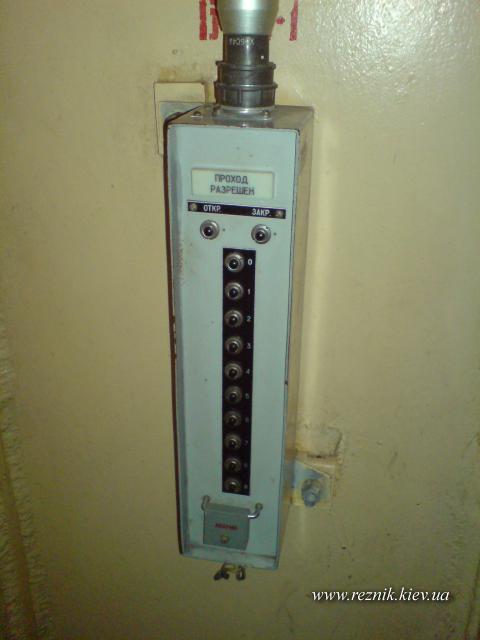 Кодовый замок на двери