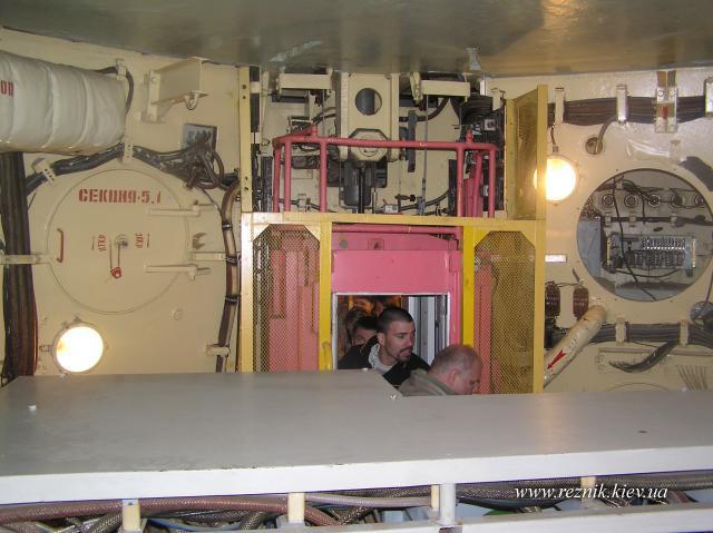 На крыше командного модуля.