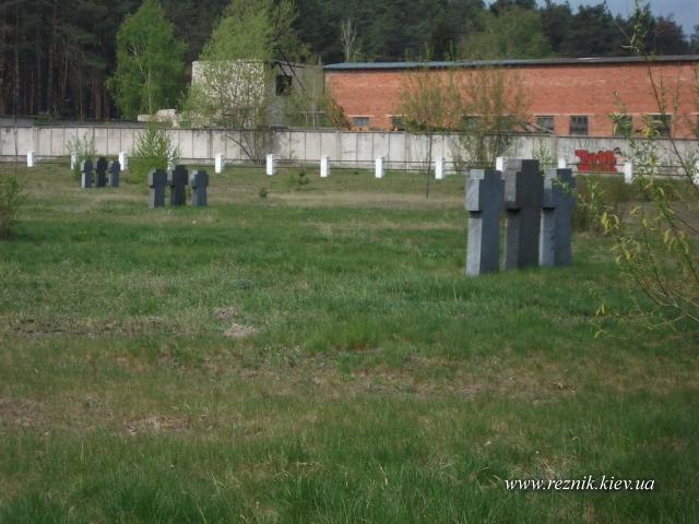 30 апреля. Немецкое военное кладбище.