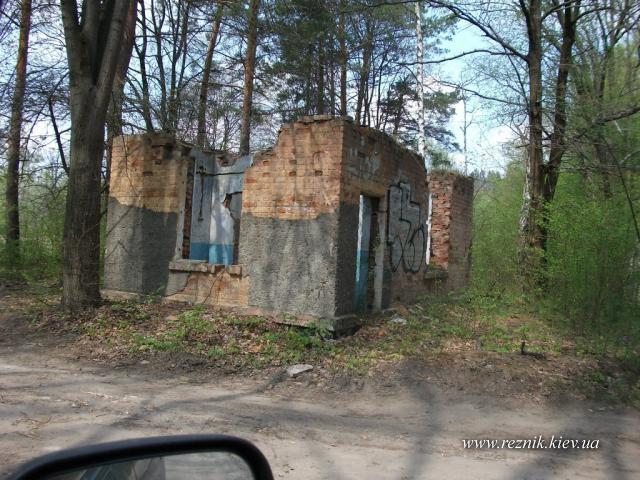 30 апреля. Заброшенная воинская часть.