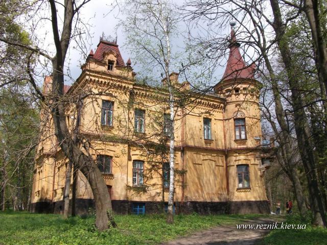 30 апреля. Замок сахорозаводчика Терещенко