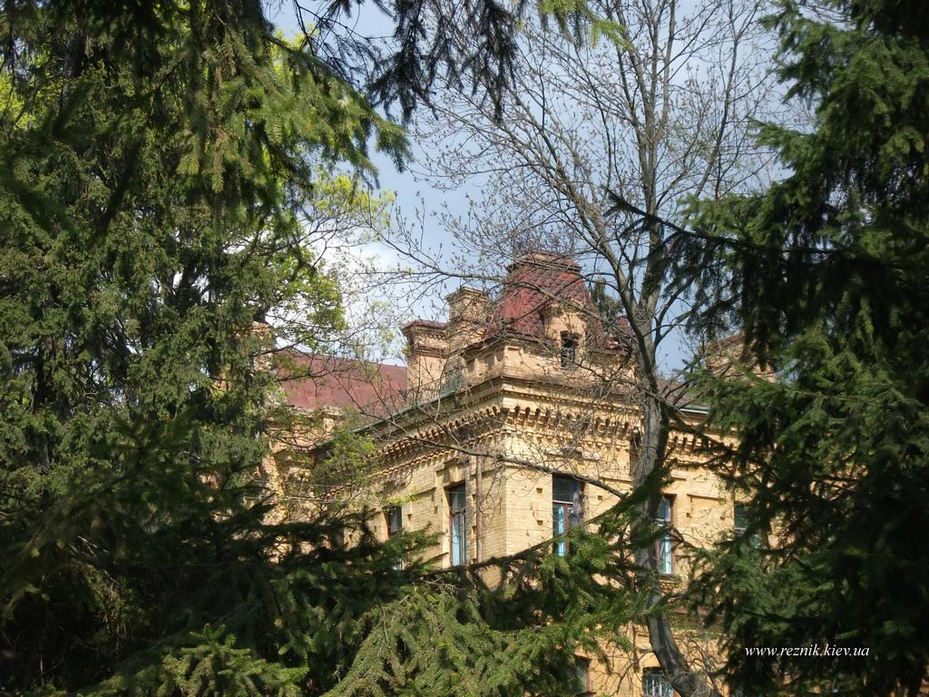 30 апреля. Замок сахорозаводчика Терещенко